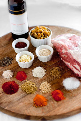 Organic Red Chili Pepper Powder 100 Grams Natural Ingredient with 1% Max Impurity for Food Processing and Seasoning