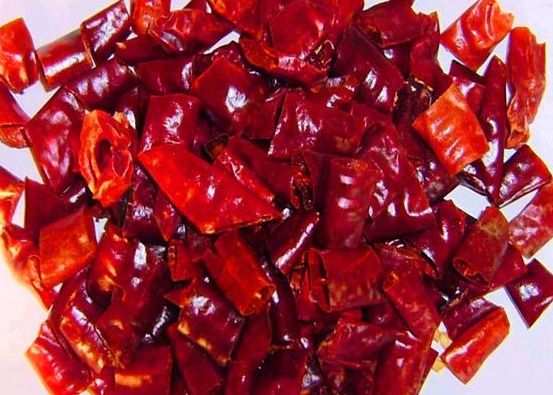 1.5CM a séché l'humidité écrasée Chili Pepper Flakes du poivron rouge 8%