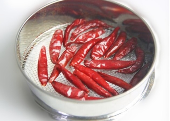 Évaluez une épice asiatique Chili Pods For Ingredient sec petit par air